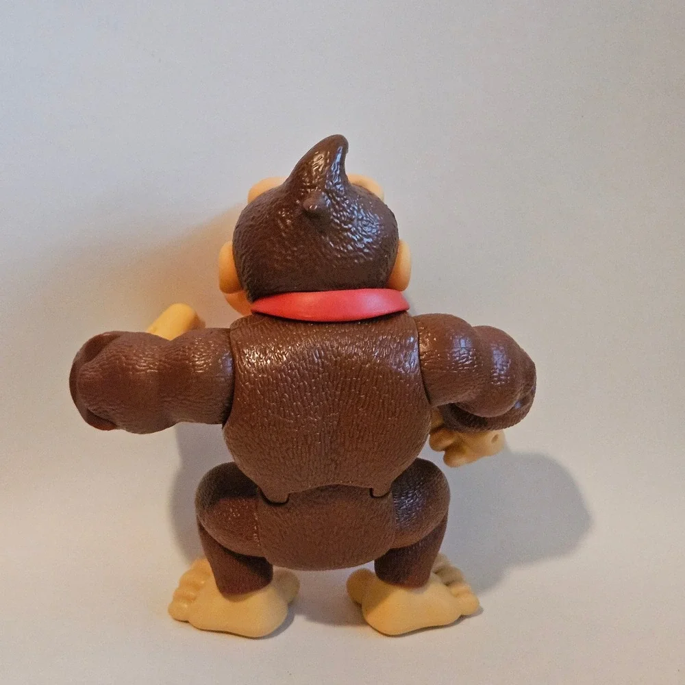 Nintendo Jakks Pacific Donkey Kong 6 Inch Action Figure Super Mario Bros DK Tie